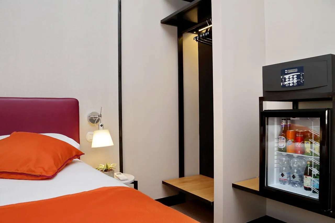 Colonna 32 Hotel Rome