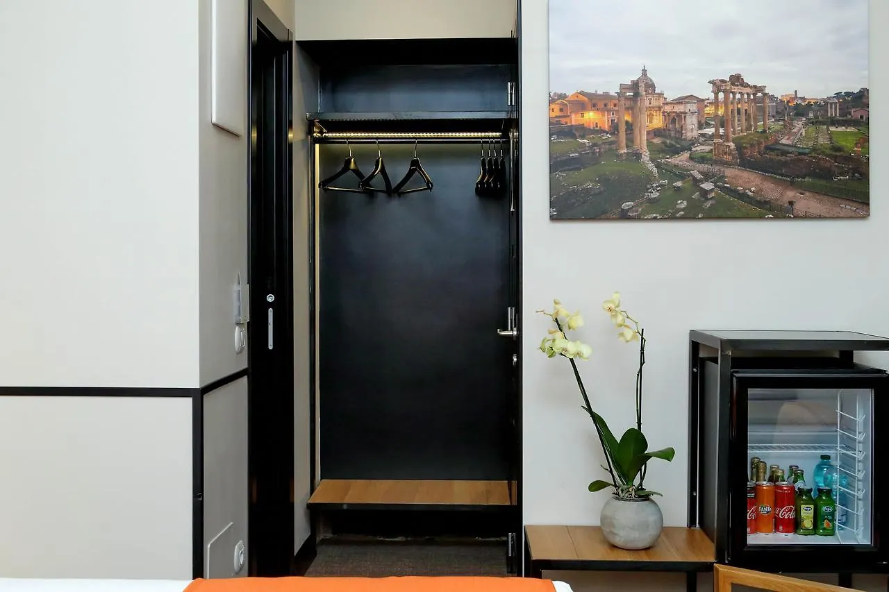 Colonna 32 Hotel Rome Guest house
